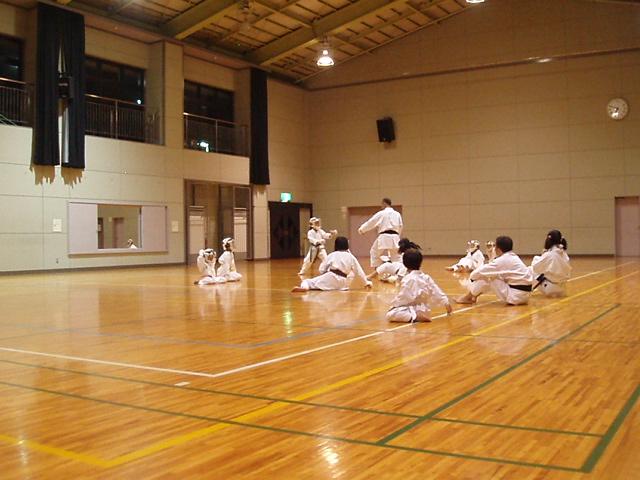 071003-keyaki-karate-005.jpg